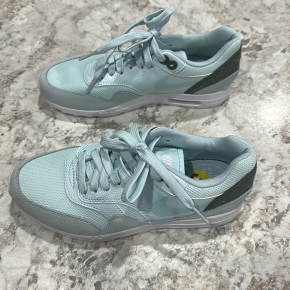 Nike Women's Air Max Running Sneakers Light Blue Size 5 - Picture 12 of 13